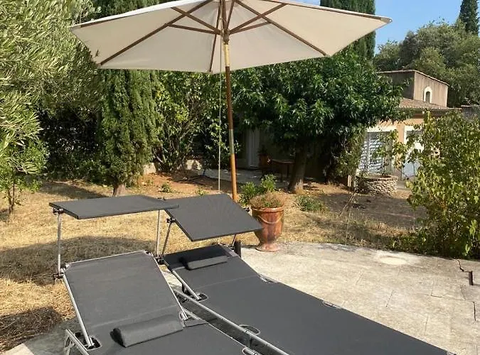 Independante Avec Terrasse Privee Et Piscine 4* Nimes
